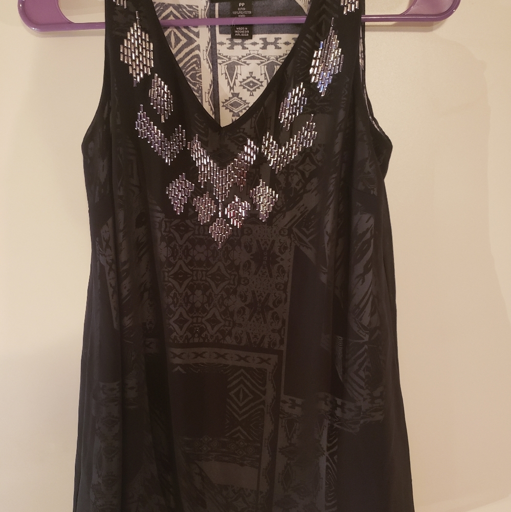Black/white tank